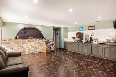 Photo 2 - Rodeway Inn Pauls Valley