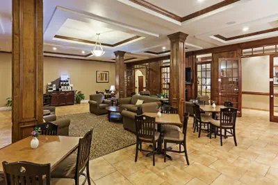 Photo 4 - Holiday Inn Express Hotel & Suites Houston-Alvin by IHG
