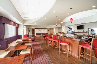 Photo 3 - Hampton Inn Richmond Airport