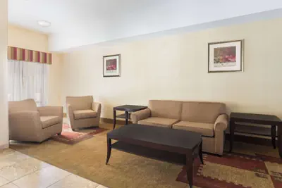 Photo 2 - Days Inn by Wyndham Semmes/Mobile