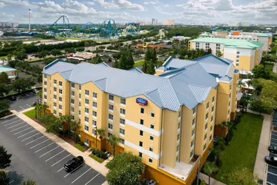 Photo 2 - Fairfield Inn & Suites by Marriott Orlando at SeaWorld