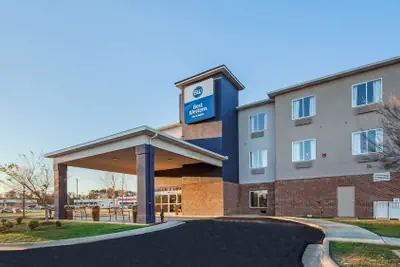 Photo 2 - Best Western Dothan Inn & Suites