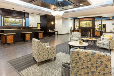 Photo 3 - La Quinta Inn & Suites by Wyndham Mt. Pleasant