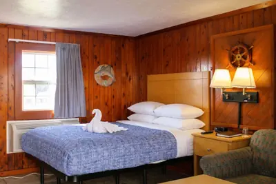 Photo 3 - Seahorse Inn and Cottages
