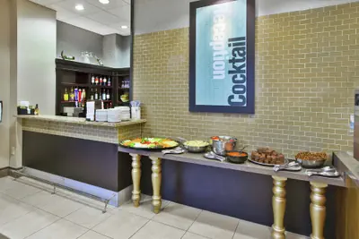 Photo 4 - Embassy Suites Columbus-Airport