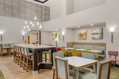 Photo 4 - Hampton Inn & Suites Crawfordsville