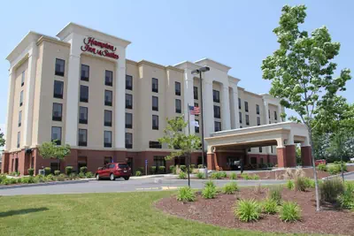 Photo 2 - Hampton Inn & Suites Plattsburgh
