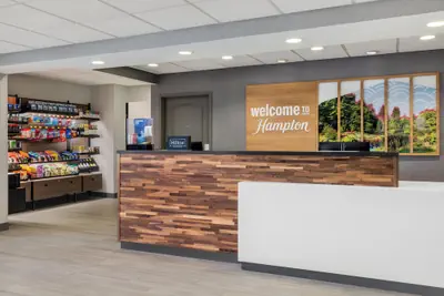 Photo 4 - Hampton Inn & Suites Lincoln - Northeast I-80