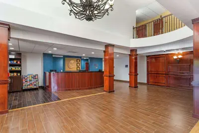 Photo 4 - Comfort Suites Atlanta Airport
