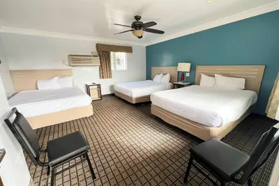 Photo 2 - Viking Motel