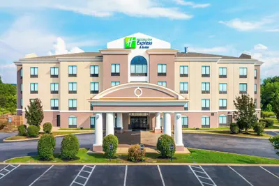 Photo 2 - Holiday Inn Express & Suites Newport S by IHG