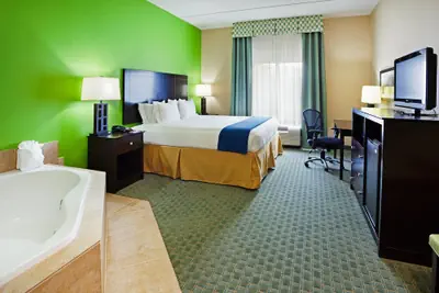 Photo 5 - Holiday Inn Express & Suites Newport S by IHG