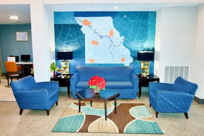 Photo 4 - Holiday Inn Express Hotel and Suites St. Charles by IHG