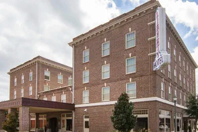 Photo 2 - Liberty Hotel, an Ascend Collection Hotel