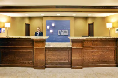 Photo 3 - Holiday Inn Express Hotel & Suites Dubuque by IHG