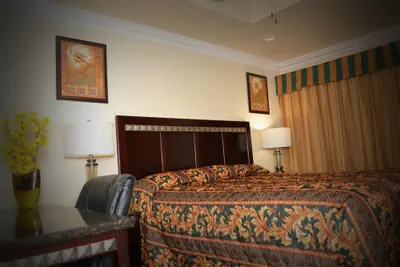 Photo 3 - Crystal Lodge Motel