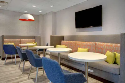 Photo 4 - Hampton Inn & Suites Yonkers