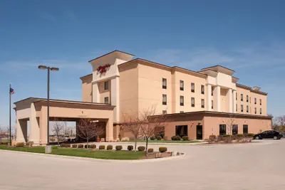 Photo 2 - Hampton Inn Macomb