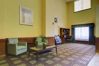 Photo 4 - Holiday Inn Express Hotel & Stes Kansas City Sports Complex by IHG