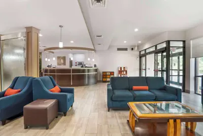 Photo 4 - Comfort Suites At WestGate Mall