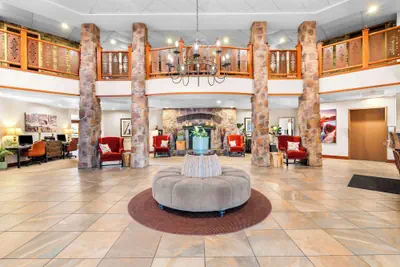Photo 2 - Best Western Rocky Mountain Lodge