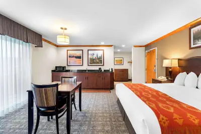 Photo 5 - Best Western Rocky Mountain Lodge