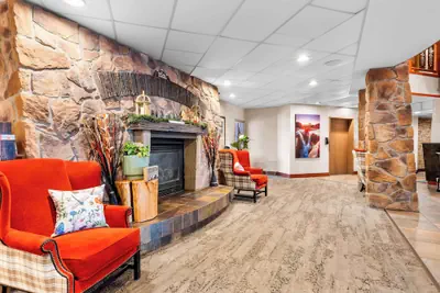 Photo 4 - Best Western Rocky Mountain Lodge