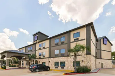 Photo 2 - Sleep Inn & Suites Downtown Houston Near Convention Center
