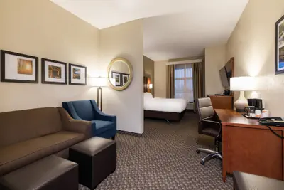 Photo 2 - Comfort Suites Troy-I75
