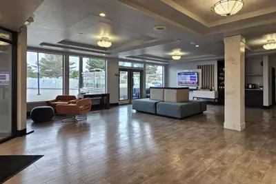 Photo 4 - Edgewater Inn and Suites, an Ascend Collection Hotel