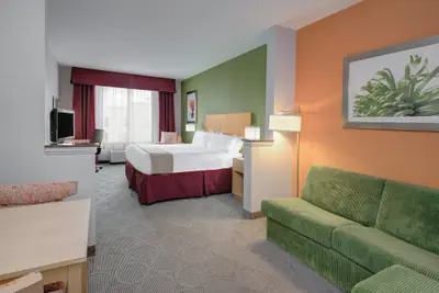Photo 4 - Holiday Inn Express Hotel & Suites Clute - Lake Jackson by IHG