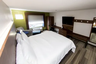 Photo 5 - Holiday Inn Express Hotel and Suites Statesville by IHG