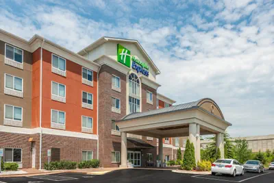 Photo 2 - Holiday Inn Express Hotel and Suites Statesville by IHG