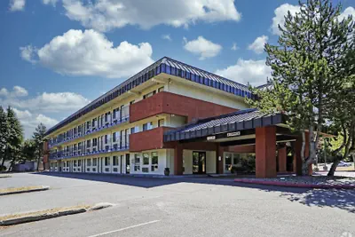 Photo 2 - Olympic Inn & Suites