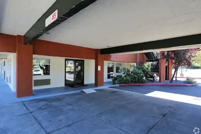 Photo 4 - Olympic Inn & Suites