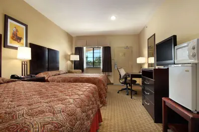 Photo 4 - Super 8 by Wyndham Stephenville