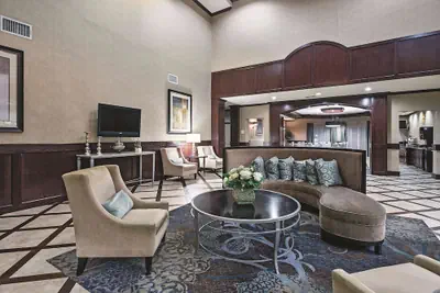 Photo 5 - La Quinta Inn & Suites by Wyndham DFW Airport West - Euless