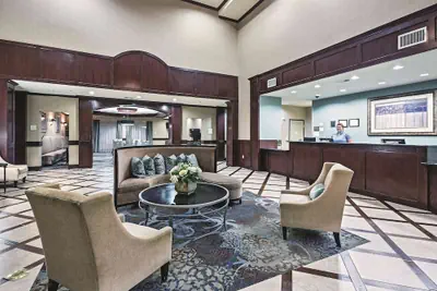 Photo 4 - La Quinta Inn & Suites by Wyndham DFW Airport West - Euless