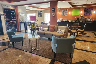 Photo 3 - Sleep Inn & Suites Dyersburg I-155