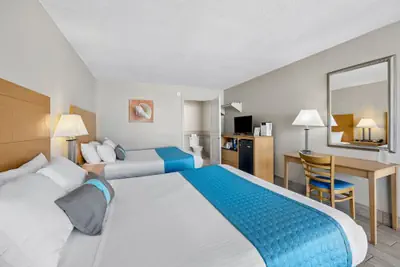 Photo 4 - Beachside Motel