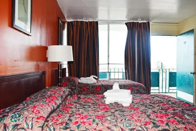 Photo 5 - Skyview Manor Motel