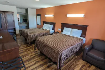 Photo 5 - Hillcrest Inn & Suites