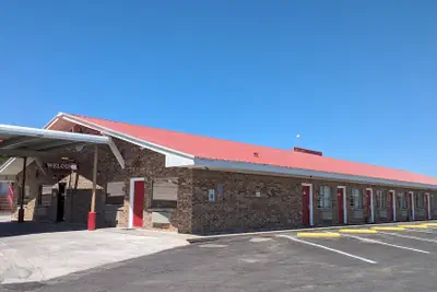 Photo 2 - Hillcrest Inn & Suites
