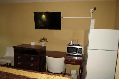 Photo 5 - First Western Inn Caseyville