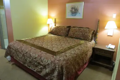Photo 3 - First Western Inn Caseyville