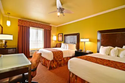 Photo 4 - Best Western Plus Christopher Inn & Suites