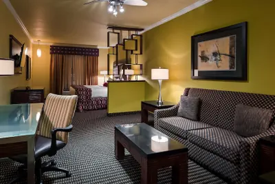 Photo 2 - Best Western Plus Christopher Inn & Suites