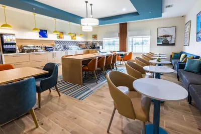 Photo 2 - Comfort Inn & Suites New Iberia - Avery Island