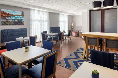 Photo 3 - Hampton Inn Fairmont