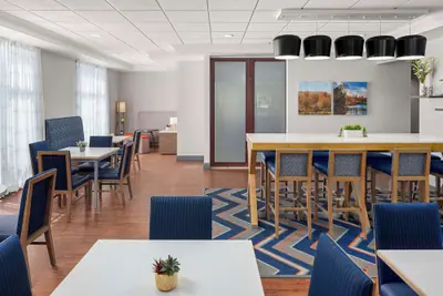 Photo 5 - Hampton Inn Fairmont